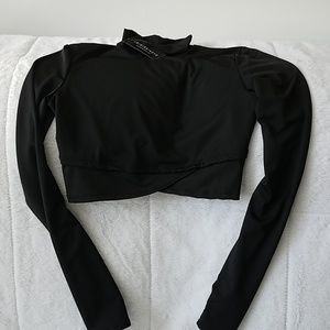 Athletic waisted long sleeve shirt